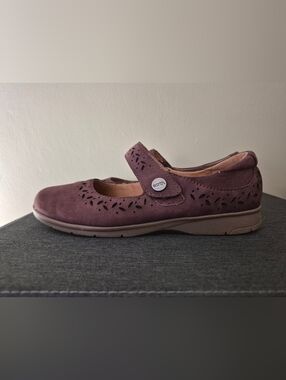 EUC Brown Leather Mary Jane Shoes, 6M